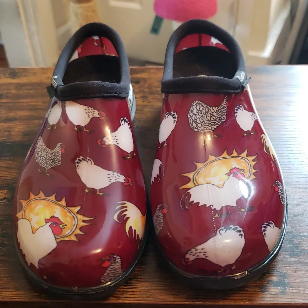 Sloggers Waterproof Rain and Garden Red Barn Chicken Print Clogs - Picture 6 of 12